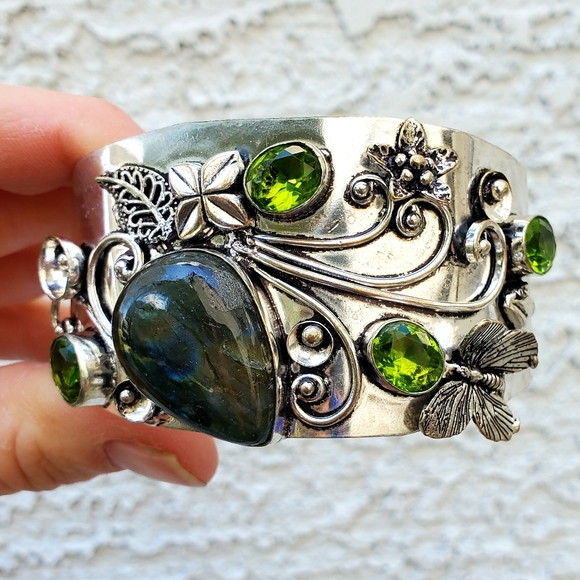 New Labradorite & Peridot 925 Silver Butterfly & Flowers Cuff Bracelet. - Picture 3 of 16